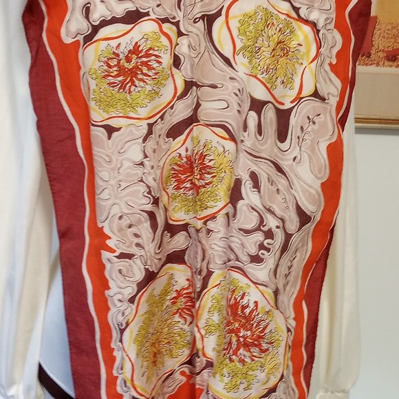 VINTAGE 100% SILK SCARF-NO LABEL -GOOD CONDITION - Picture 3 of 3